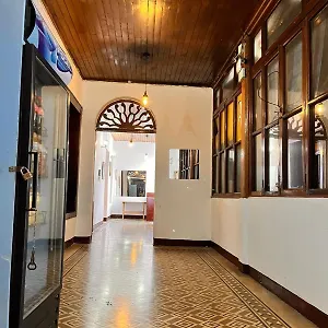  Hotel Letona